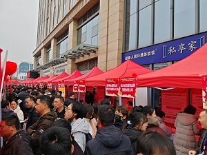 “百米小巷”人潮涌動！瑞方人力助力2025年武侯區(qū)春風(fēng)行動專場招聘會“開門紅” 第3張