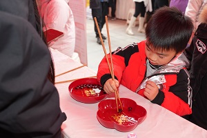 “百米小巷”人潮涌動！瑞方人力助力2025年武侯區(qū)春風(fēng)行動專場招聘會“開門紅” 第8張