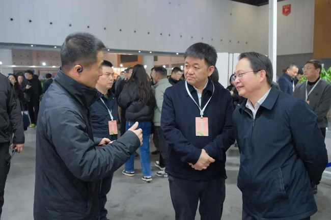 瑞方人力亮相成都大型春招會(huì)，激活就業(yè)服務(wù)新動(dòng)能 第2張