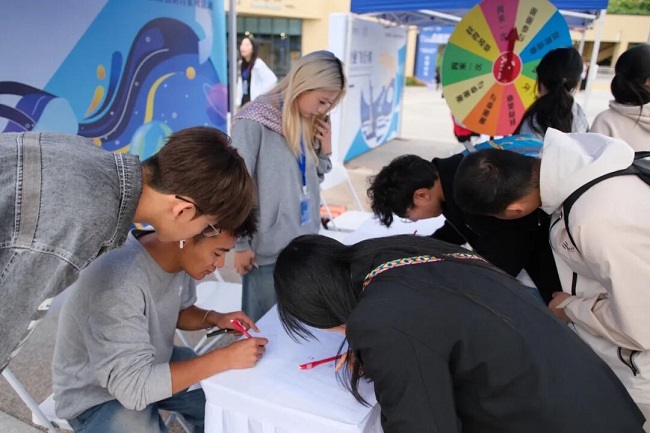 300家名企齊聚！瑞方人力助力吉利學(xué)院供需精準(zhǔn)匹配 第4張