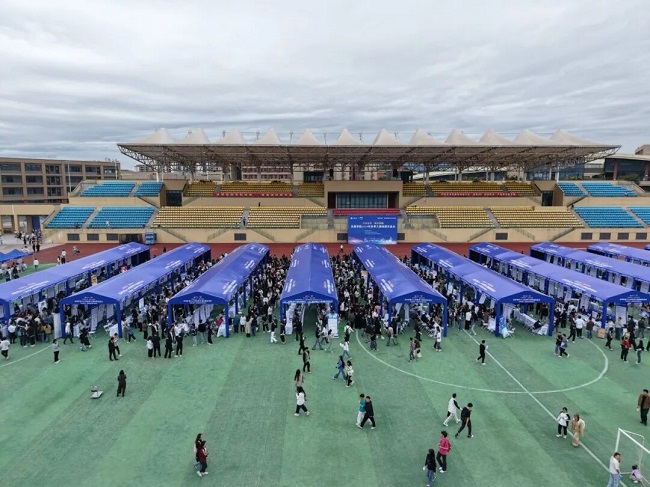 300家名企齊聚！瑞方人力助力吉利學(xué)院供需精準(zhǔn)匹配 第2張